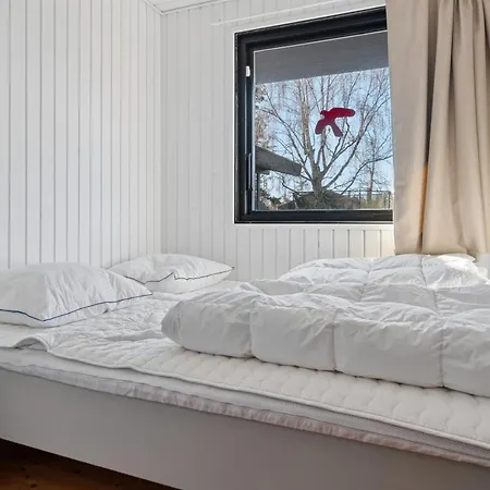 Feriehus For 2 Families By The Water Bøtø By